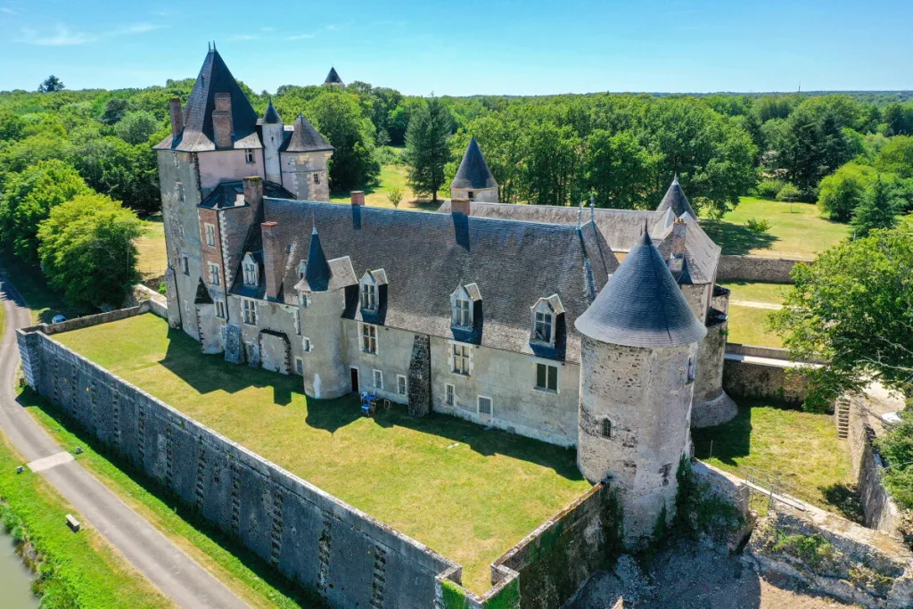 Château de la Chapelle d'Angillon @ AD2T