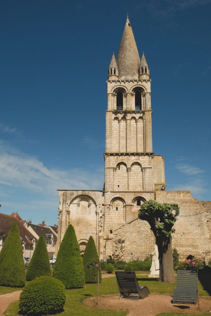 Clocher de l'abbaye de Déols - ©Isabelle Bardiau