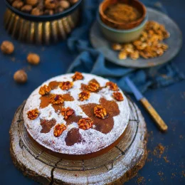 Le gâteau moelleux aux noix du Berry © Linda Louis