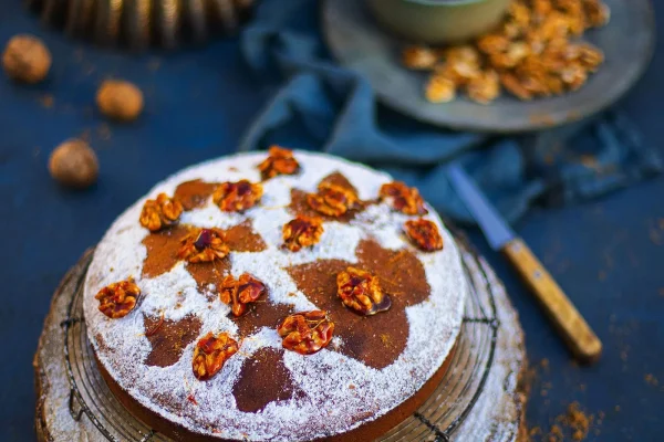 Le gâteau moelleux aux noix du Berry © Linda Louis