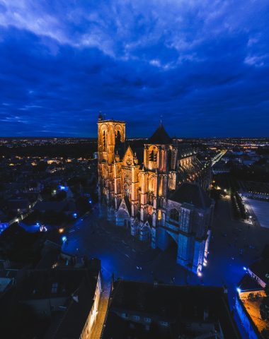 La Cathédrale de Bourges vue de nuit© Ad2T