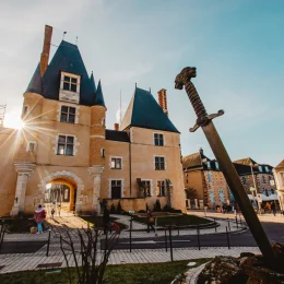 Aubigny-sur-Nère @ SmileTrottersFamily