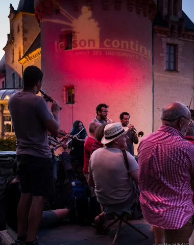 Le son continu : musiques et danses traditionnelles en Berry